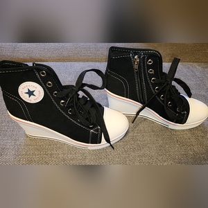 NWOT Max Star wedge shoes. Converse style